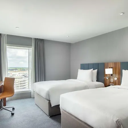 Hilton Garden London Heathrow Terminal 2 And 3 Szálloda 4*