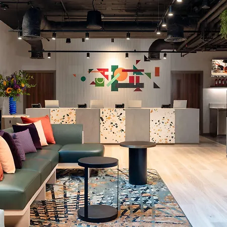 Hyatt Place East Hotel 4*
