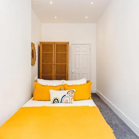 Διαμέρισμα 2 Bedroom Right On Trafalgar Square