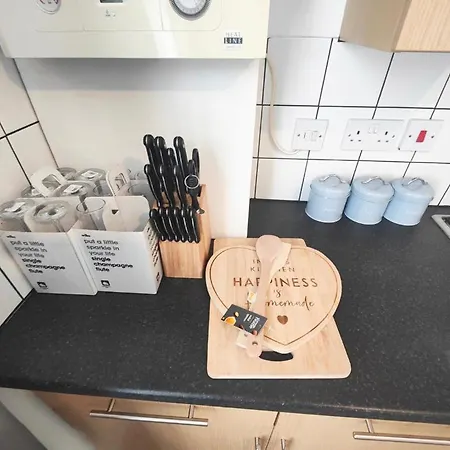 Lovely 3 Bedroom Serviced In Leytonstone Apartamento