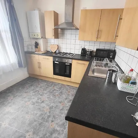 Lovely 3 Bedroom Serviced In Leytonstone *