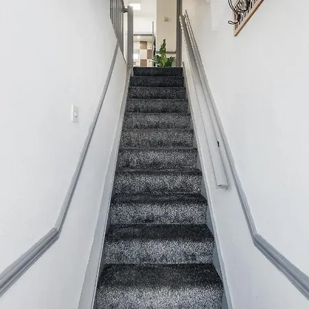 Heathrow 2-bedroom Maisonette With Parking Casa vacanze *