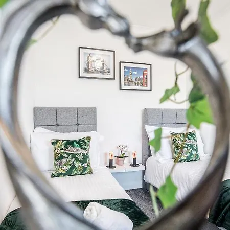 Heathrow 2-bedroom Maisonette With Parking Casa vacanze West Drayton (Middlesex)