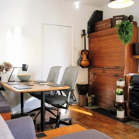 Traditional Victorian 2 Bed In Cobbled Street + Mod Cons - Full Appartement
