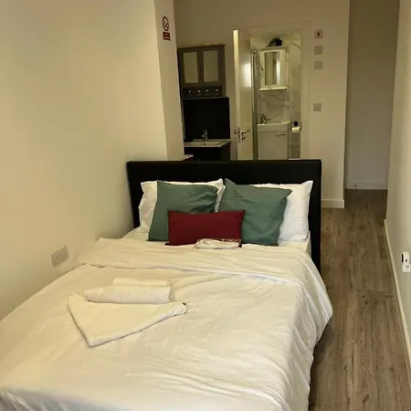 Eltham Aparthotel