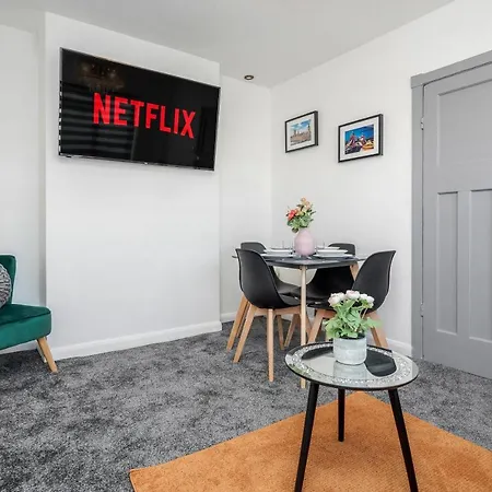 Casa vacanze Heathrow 2-bedroom Maisonette With Parking West Drayton (Middlesex)