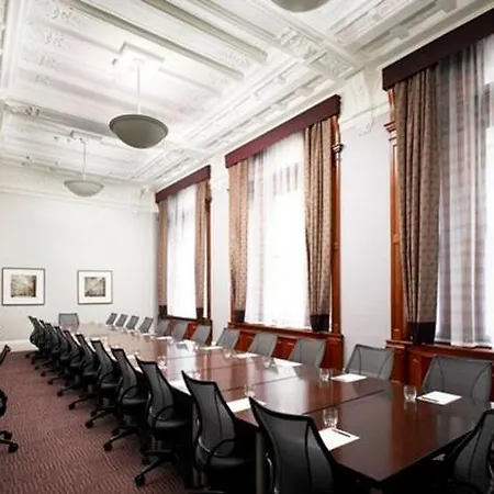 Club Quarters Trafalgar Square, 4*