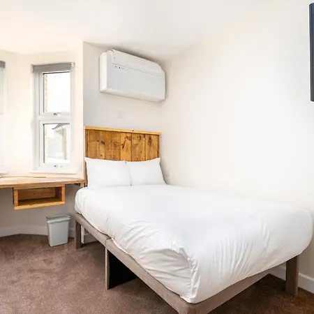 Hotel Dc, Stratford