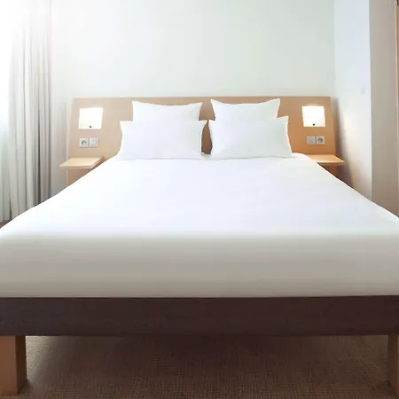 Hotel Novotel London Heathrow Airport M4 Jct. 4 Hillingdon