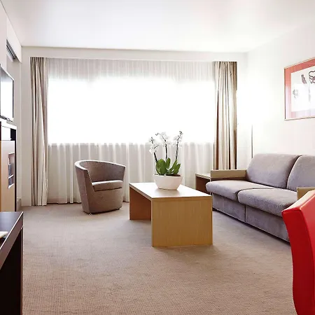 Novotel London Heathrow Airport M4 Jct. 4 Hillingdon