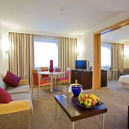 Novotel London Heathrow Airport M4 Jct. 4 4*