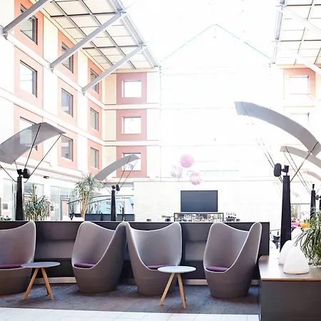 Novotel London Heathrow Airport M4 Jct. 4 Hotel 4*