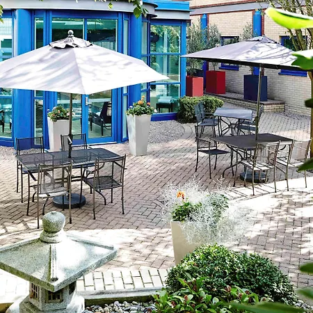 Novotel London Heathrow Airport M4 Jct. 4 Hotel 4*