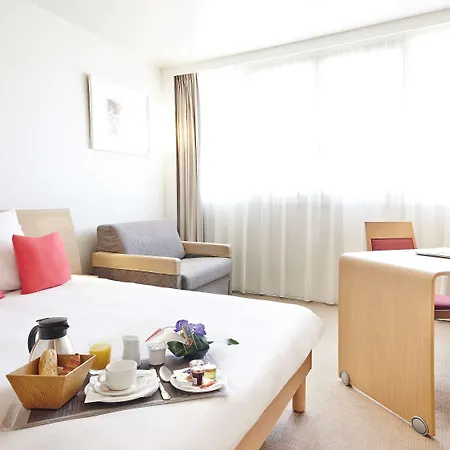 Hotel Novotel London Heathrow Airport M4 Jct. 4 Hillingdon