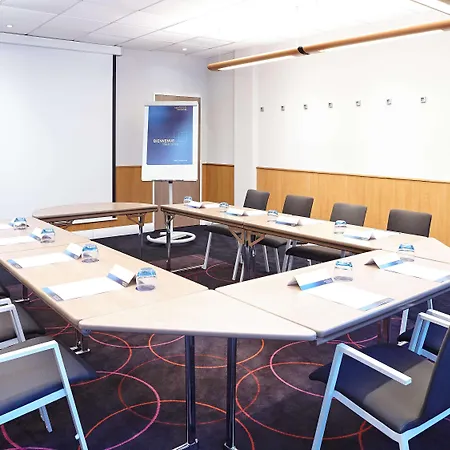 Hotel Novotel London Heathrow Airport M4 Jct. 4 4*