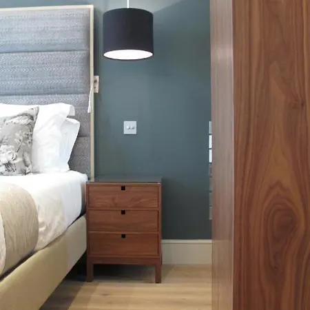 Boutique Barclay House Townhouse - West London, Kensington, Chelsea, Fulham Bed & Breakfast *
