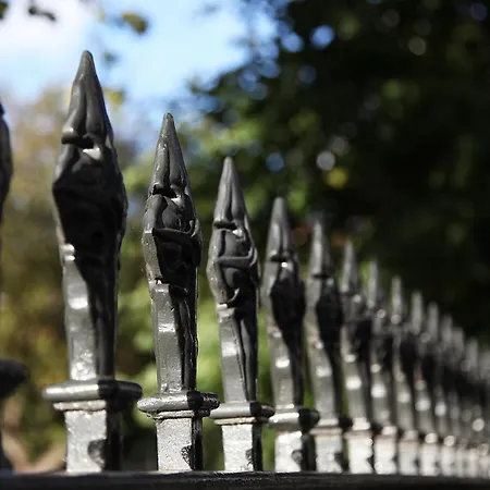 Boutique Barclay House Townhouse - West London, Kensington, Chelsea, Fulham Bed & Breakfast *