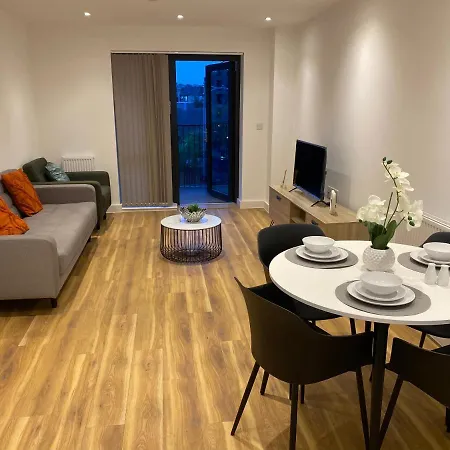 Apartment Triple T Homes Cosy 2 Bedroom With Balcony Ilford