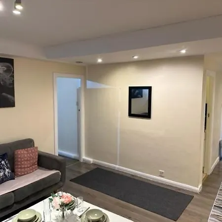 Superb One Bedroom Private Apartment London