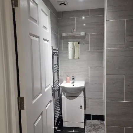 شقة 4 Bed In North London *