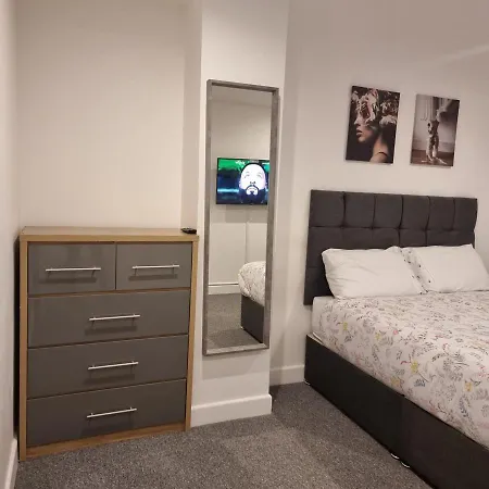 4 Bed In North London * انفيلد