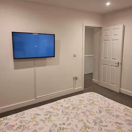 4 Bed In North London شقة *