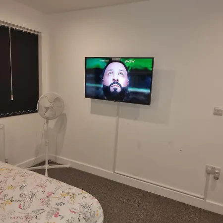 4 Bed In North London انفيلد