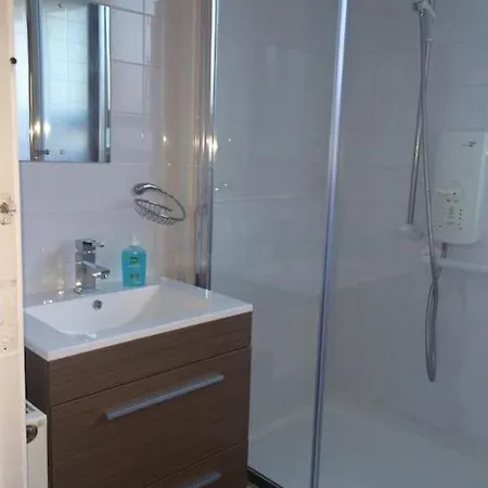 3 Bedroom Flat In Maida Vale * London