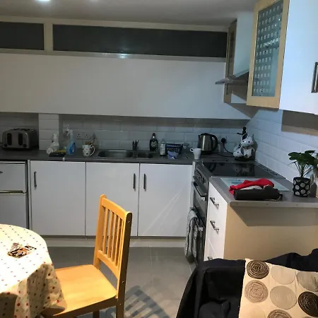 Apartment West Kensington 3 Bedroom *