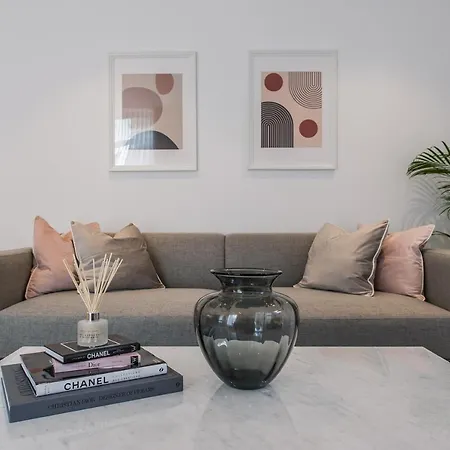 Appartement Stunning Building, Walking Distance To Broadway Tube! Ealing