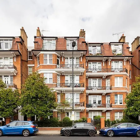 Luxury Specious En-suite In