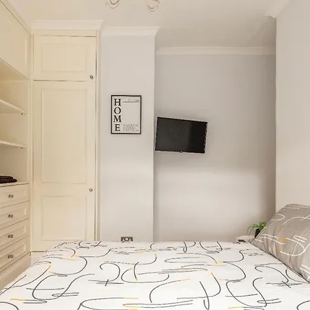 Luxury Specious En-suite In Guest house *