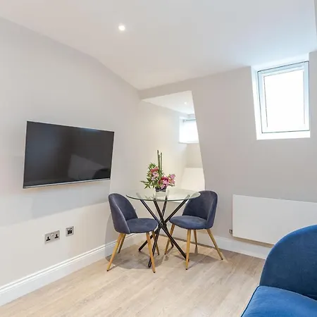 Cleveland Residences Farringdon Apartment London