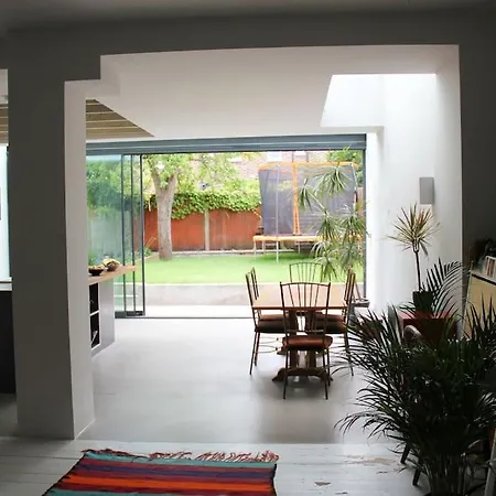 Large, Modern, Light, Open Plan Designer House * London