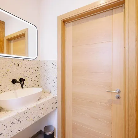 Pass The Keys - Spacious Modern Flat With Garden, In South West Casa vacanze