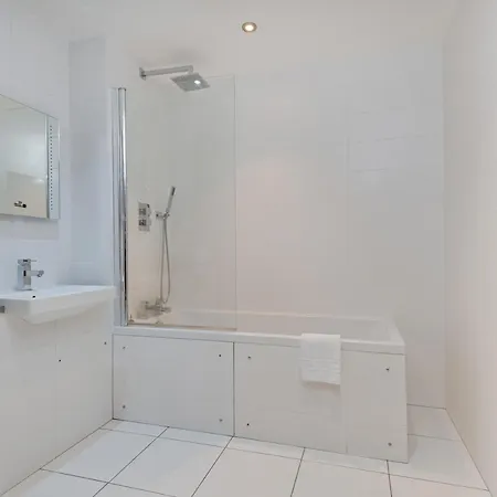 Apartment Farringdon Penthouse Loft By Living