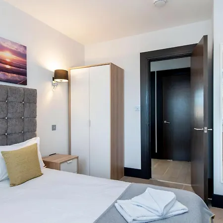 Farringdon Penthouse Loft By Living Apartment London