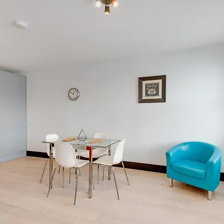 Farringdon Penthouse Loft By Living * London