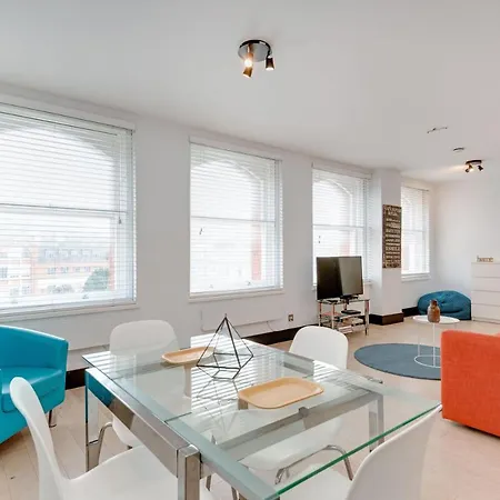 Farringdon Penthouse Loft By Living * London