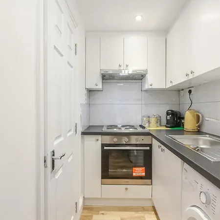 Splendid Flat In Kensington Olympia Apartment London