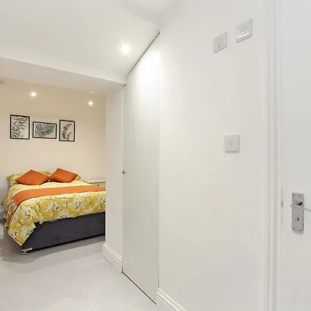 Splendid Flat In Kensington Olympia Apartment *