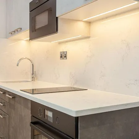 Cleveland Residences Farringdon Apartment London