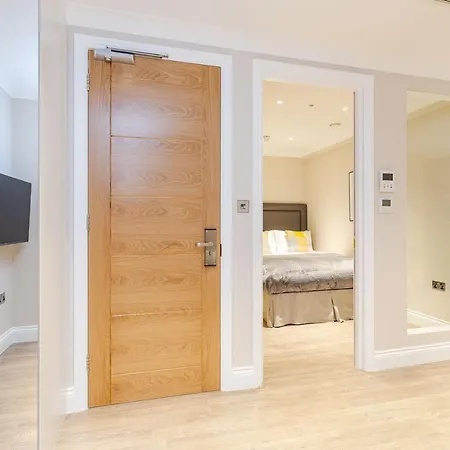 Cleveland Residences Farringdon Apartment London