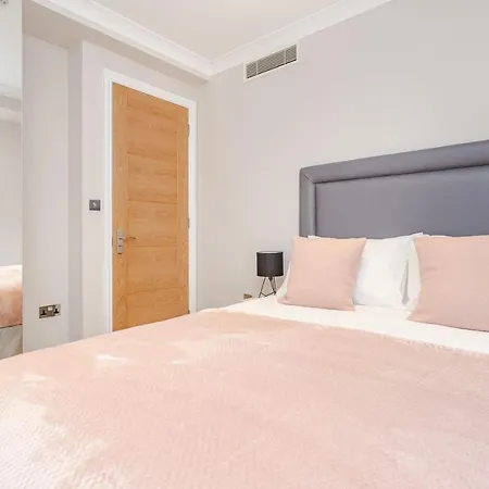 Cleveland Residences Farringdon Apartment London