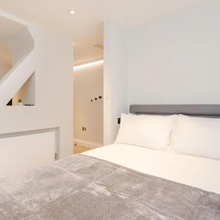 Cleveland Residences Farringdon Apartment London