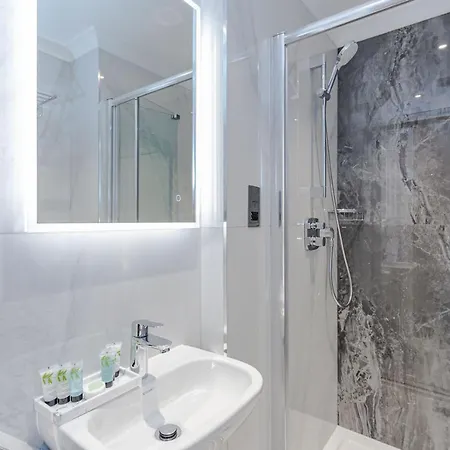 Apartment Cleveland Residences Farringdon London