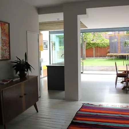 Large, Modern, Light, Open Plan Designer House Holiday home London