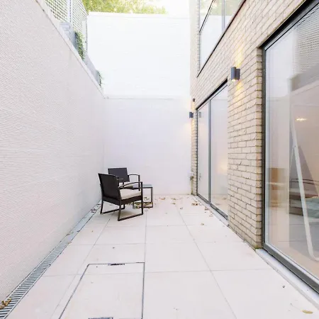 Pass The Keys - Spacious Modern Flat With Garden, In South West Casa vacanze *
