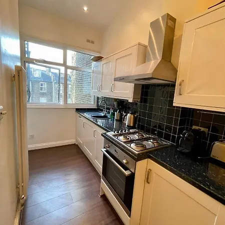 Live In Kensington * London