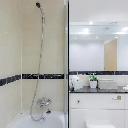 Apartment Carintha 2 Bed Modern By Canada Water